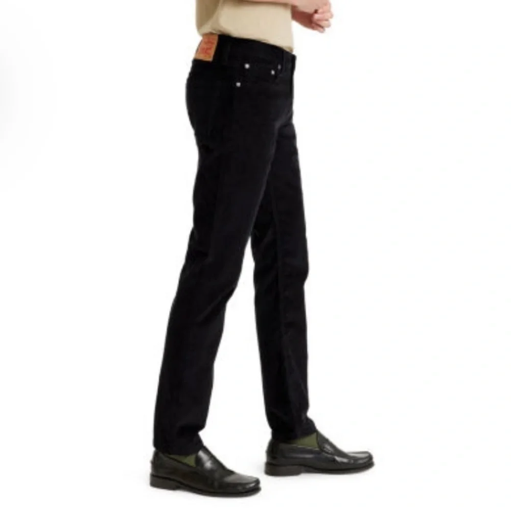 NWT-Levi’s-29-30-burgundy-511 slim-stretch, slim throughout, corduroy pants.